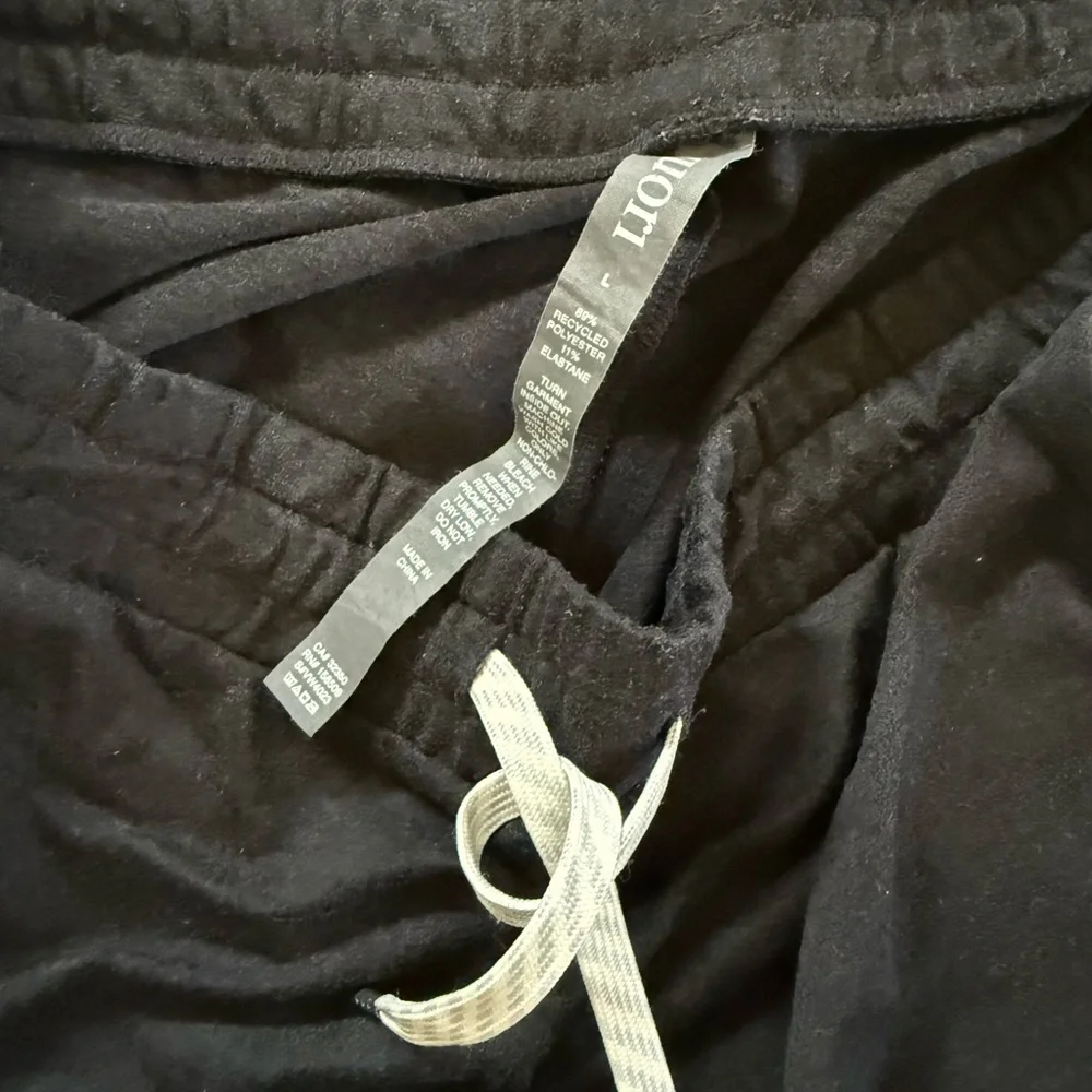 Vuori essential halo wideleg pants